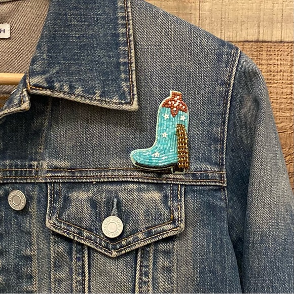 Beaded Cowboy Boot Brooch Turquoise w/Dangling Beads - Picture 3 of 9